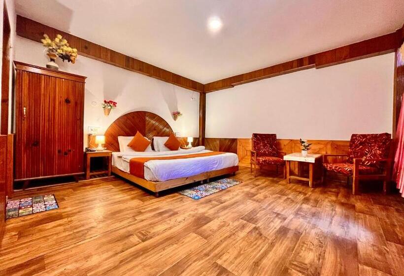 Отель Royal View Affordable Luxury Stay