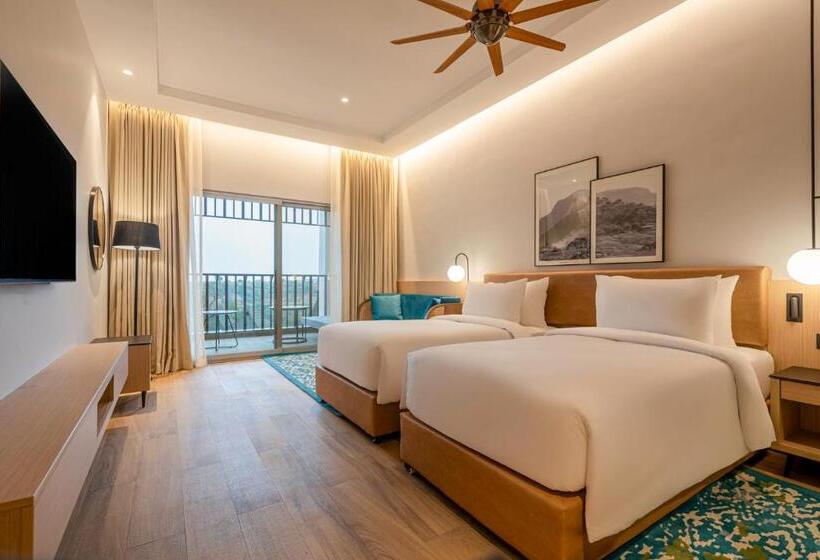 בית מלון כפרי Radisson Resort Hatgad Saputara