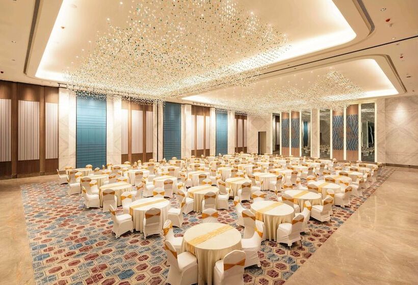 בית מלון כפרי Radisson Resort Hatgad Saputara