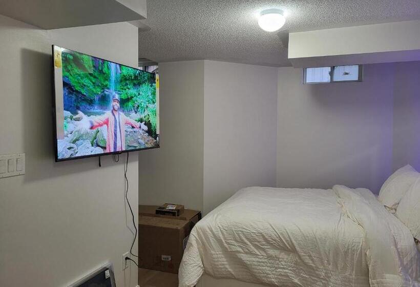 膳宿费 Cozy Room Basement With Separate Entrance