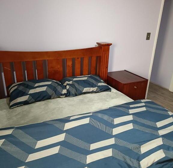 פנסיון Ensuite Large Furnished Room