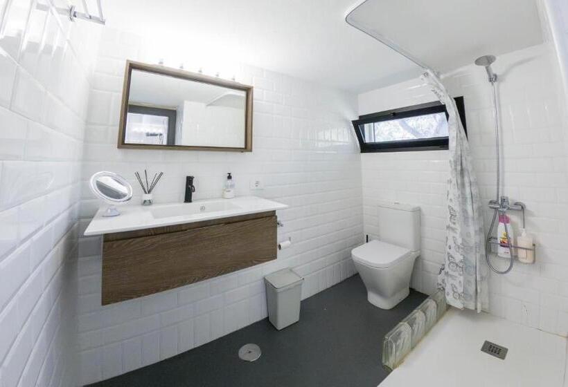 Пансион Room In Peaceful Villa 15 Min From The Beach