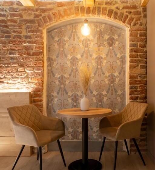 White Wolf Boutique Apartments