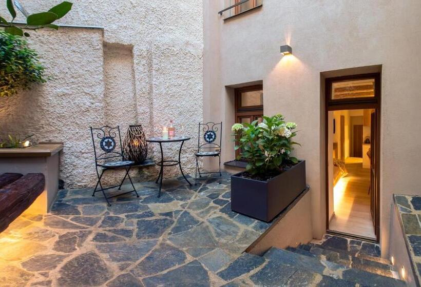 White Wolf Boutique Apartments