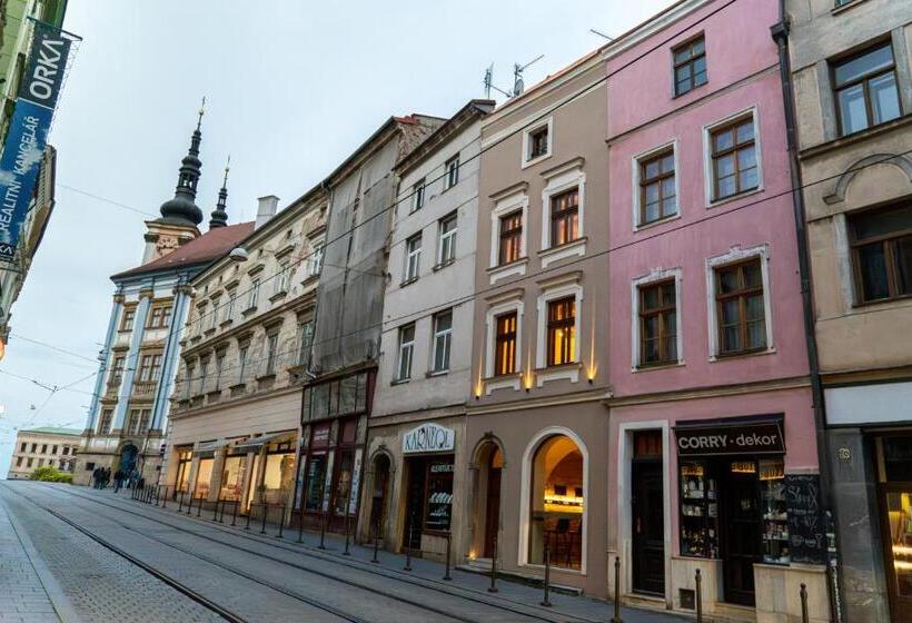 White Wolf Boutique Apartments