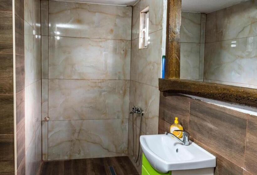 Schronisko Lemon Garden