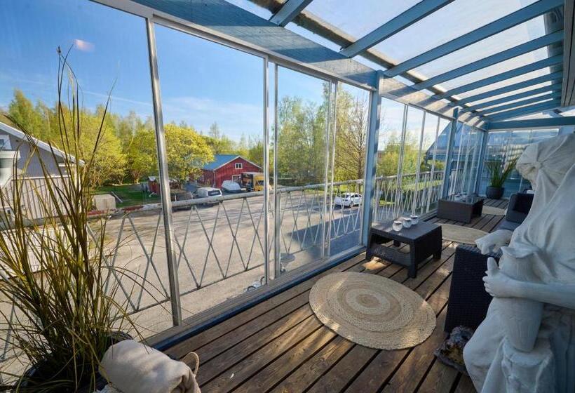 旅馆 Liekorannan Majatalo  Kodinomaista Majoitusta Rautatieasemaa Vastapäätä