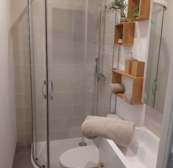 ベッドアンドブレックファースト La Casita Sérignanaise