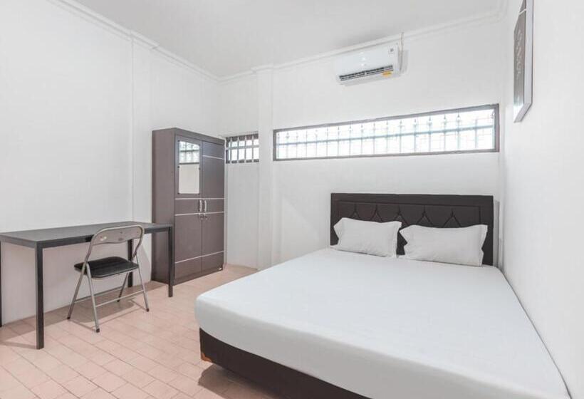 هتل Oyo Life 3047 Gita Kencana