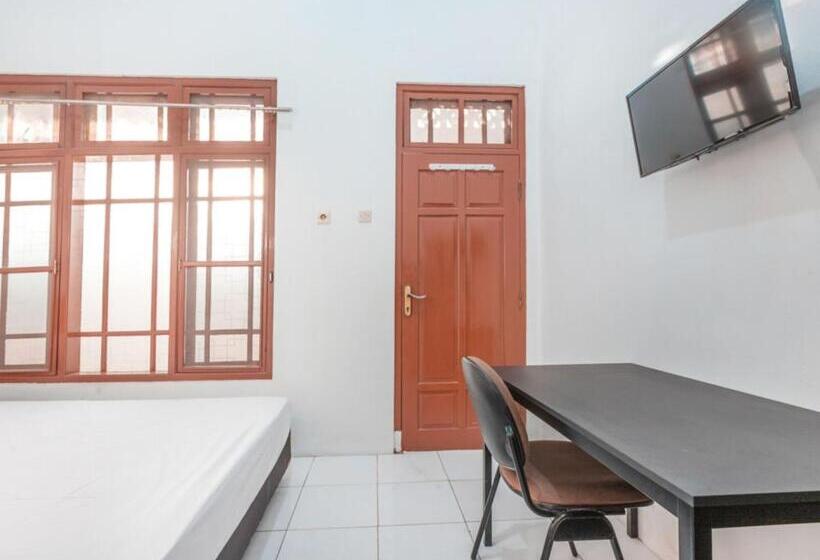 هتل Oyo Life 3047 Gita Kencana