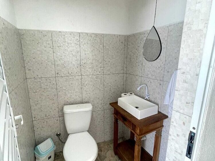 ユースホステル Bene Beach   Pousada Guarujá