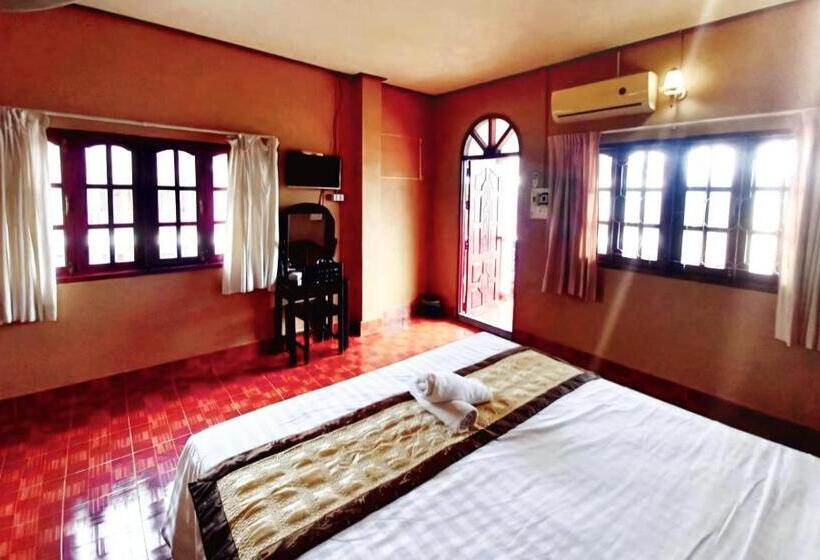 تختخواب و صبحانه Queens Guesthouse