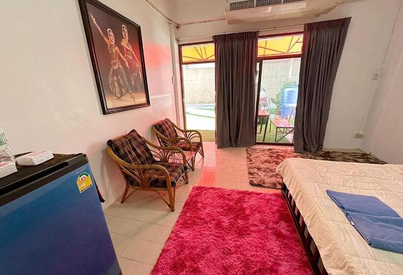 تختخواب و صبحانه Sea View Jomtien Guest House