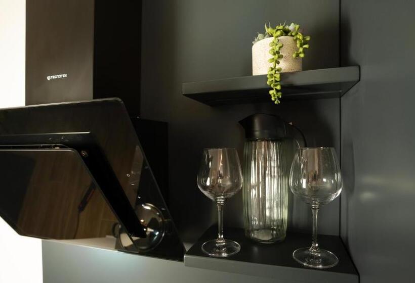 هتل Azure Sea View Apartment S