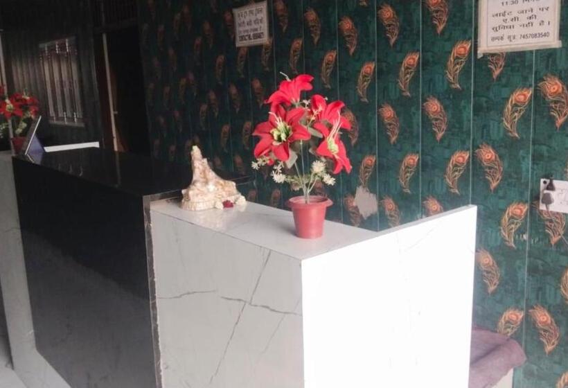 酒店 Goroomgo Kunj Residency Mathura Near Bus Stand Parking Facility & Restrurant