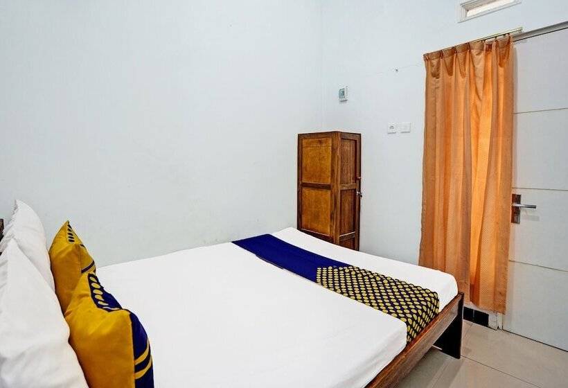 ホテル Spot On 93943 Sakinah Homestay Bromo Syariah