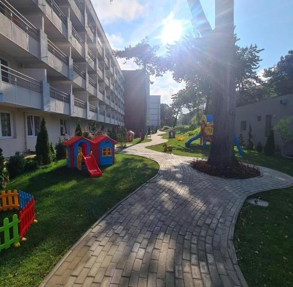 هتل Spring Holiday Resort