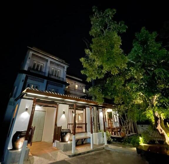 هتل Thanicha Resort Amphawa