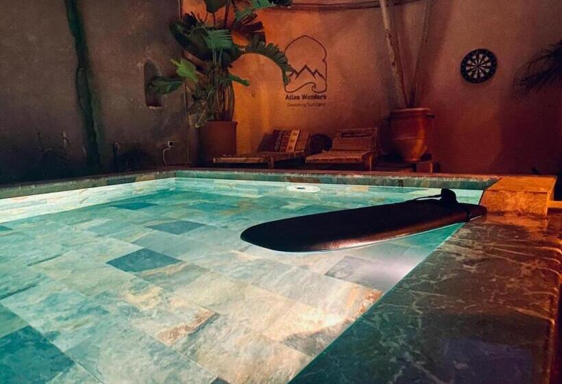 هتل Wonders Atlas