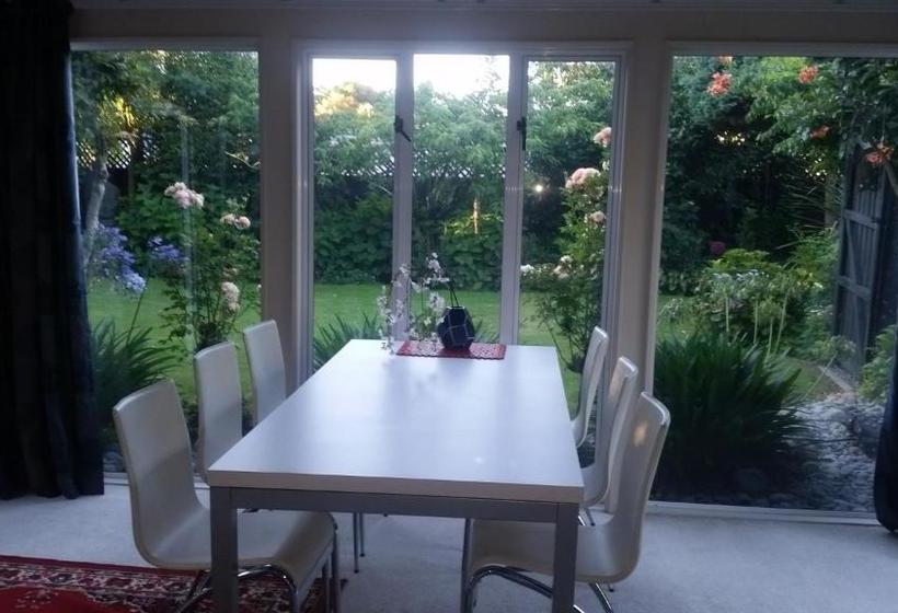 تختخواب و صبحانه Berni S Boutique Bnb