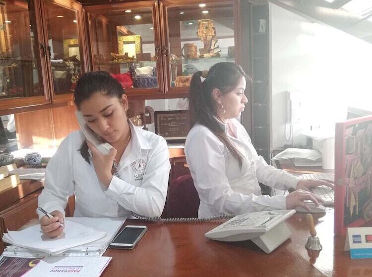 مبيت وإفطار La Aurora Hotel Like Home