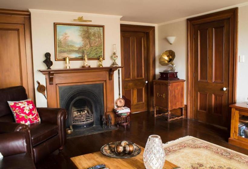 Holland House Bed & Breakfast