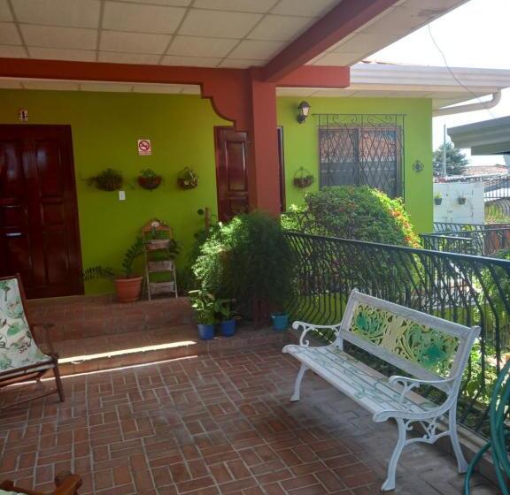 Hostel Kimmell / Hostal Familiar La Casita De Los Kimmell