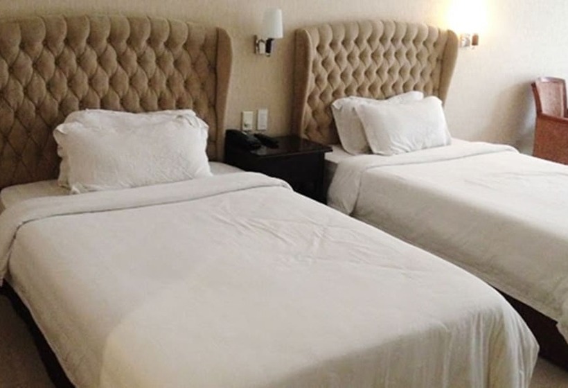 فندق Crown Legacy