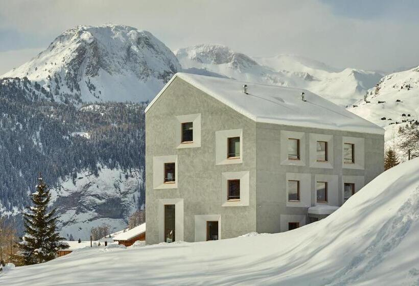 ホテル Pension Laresch