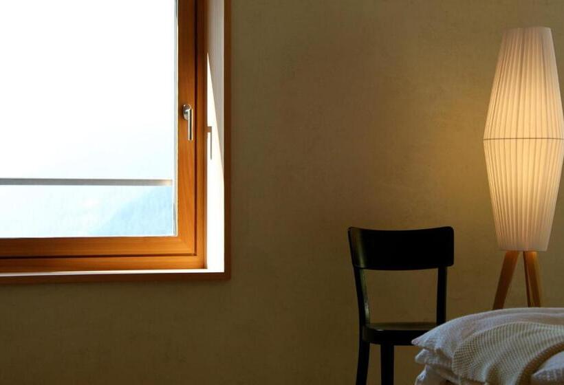 ホテル Pension Laresch