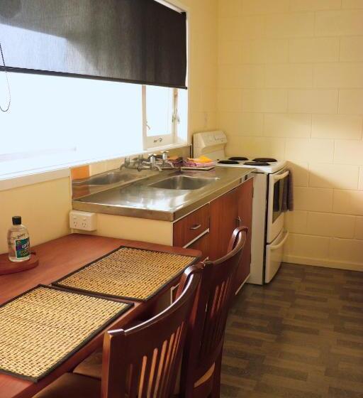 فندق على الطريق Al Louise Accommodation