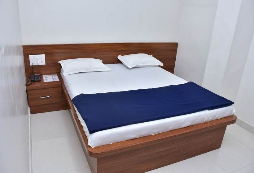 Отель Golden & Guest House