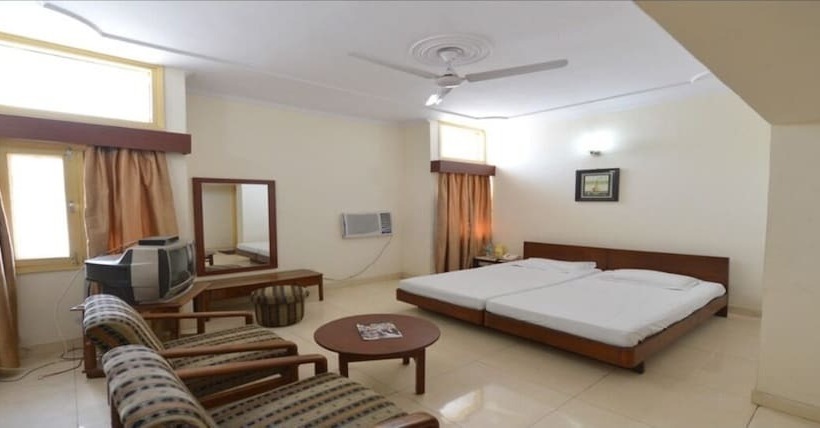 فندق Jungle Babbler Tourist Resort