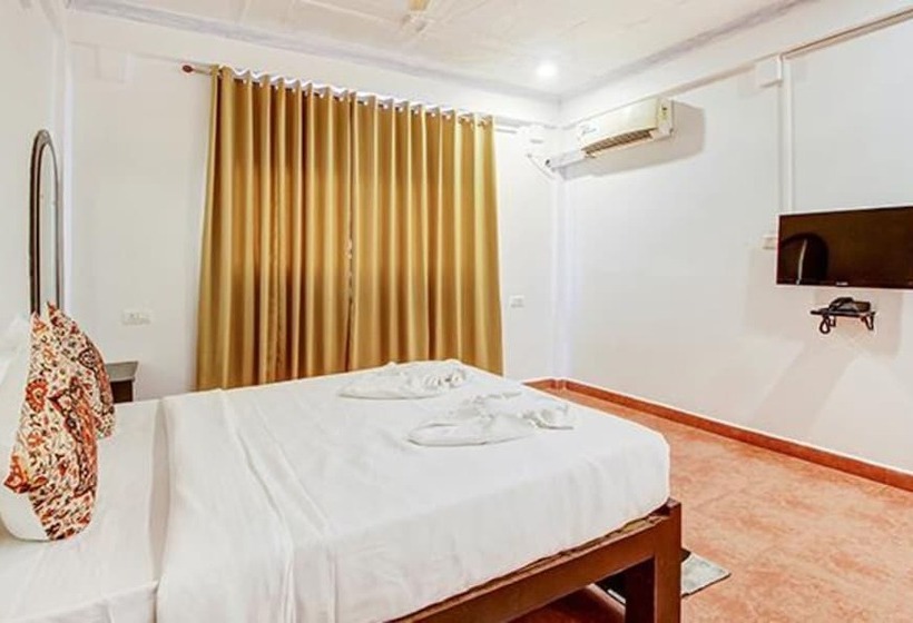 Fabhotel Pleasure Inn