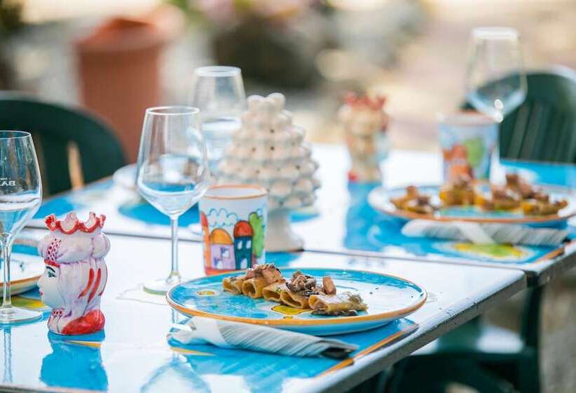 پانسیون Holiday Eolie Village