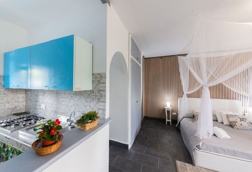 پانسیون Holiday Eolie Village