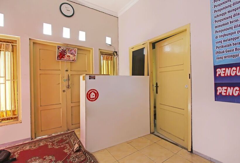 هتل Al Fatih Guest House Syariah By Oyo Rooms