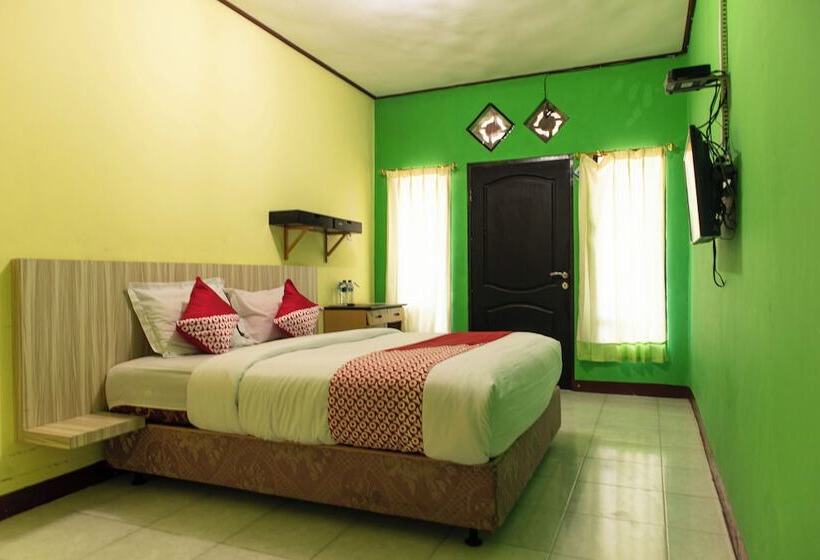 هتل Evergreen Homestay By Oyo Rooms