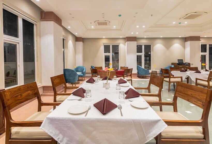 호텔 Maharaja Agrasen Palace - Pure Vegetarian