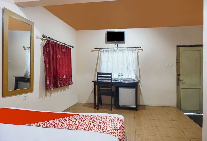 Hotel Makassar Cottage By Oyo