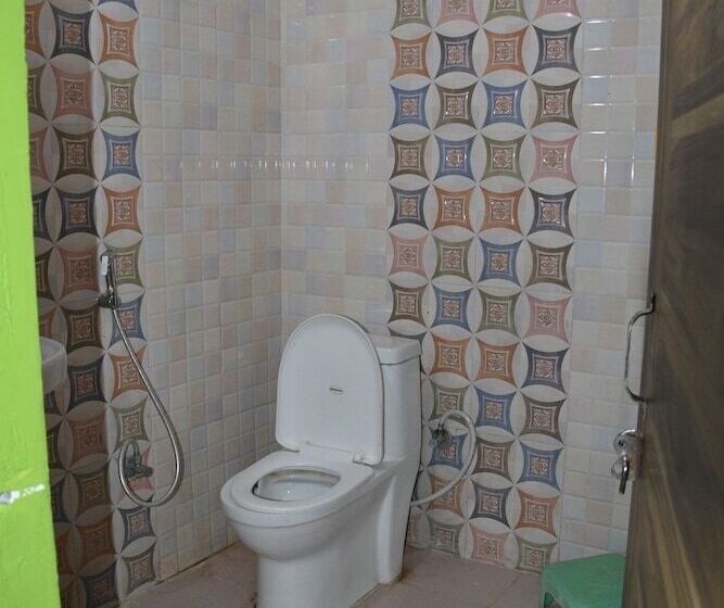 فندق Mountain View And Rooftop Restaurant