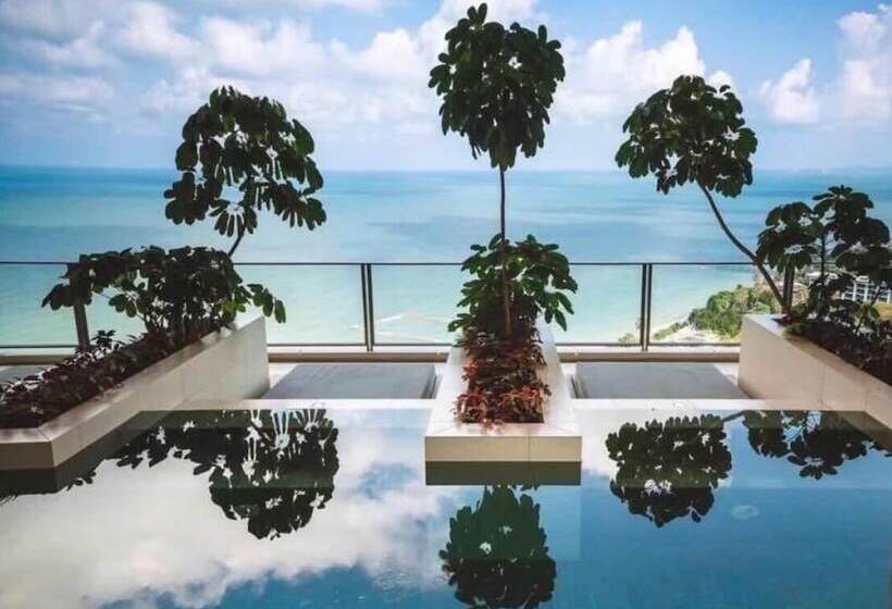 Отель Northpoint Pattaya With Sea View