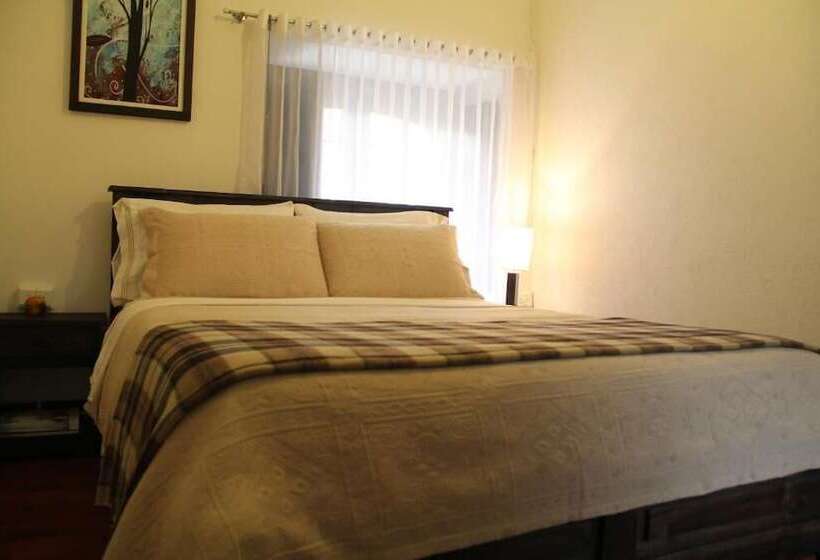 هتل Posada Santa Elena