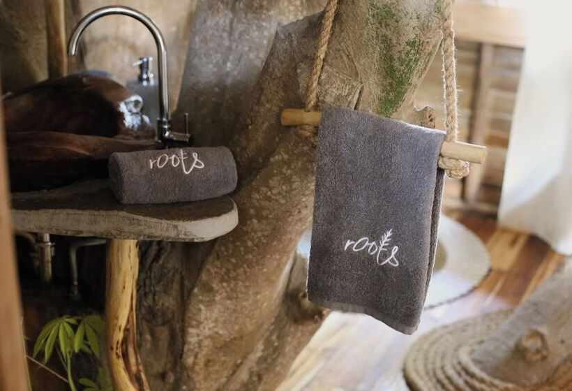 ホテル Roots Tree House