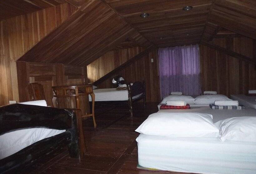 בית מלון כפרי Ten Cents To Heaven Leisure Camp