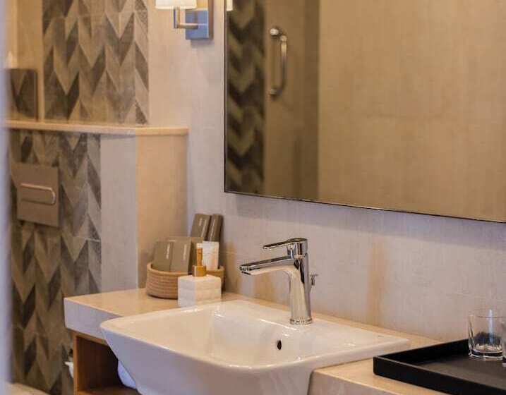 هتل The Astor Goa