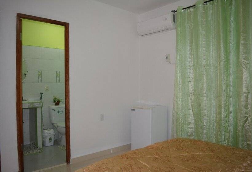 تختخواب و صبحانه Hostal Guerrillera