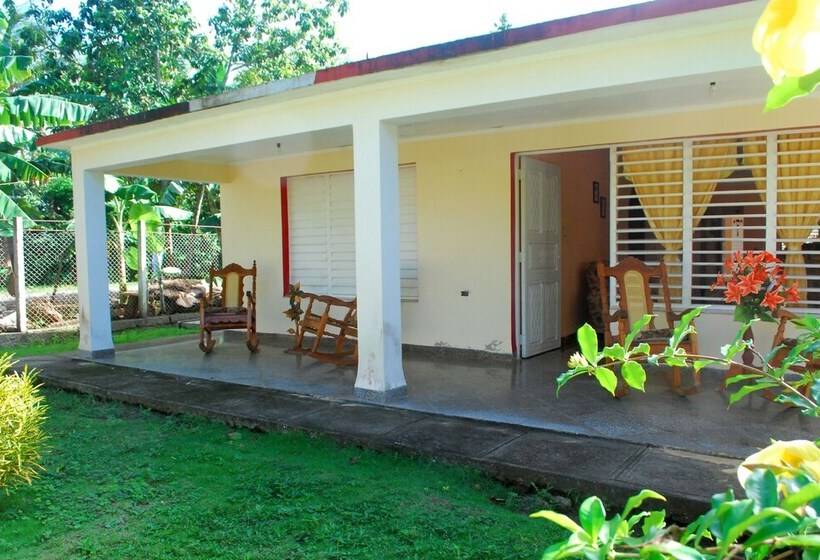 تختخواب و صبحانه Hostal Trujillo