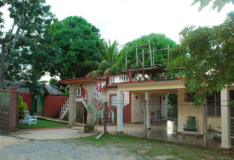 تختخواب و صبحانه Hostal Trujillo