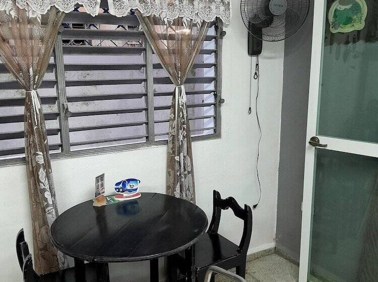 Hostal Acuarama